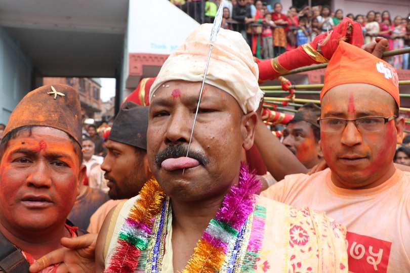 जब जिब्रो छेडेर टोल टोल घुमे बुद्धकृष्ण…