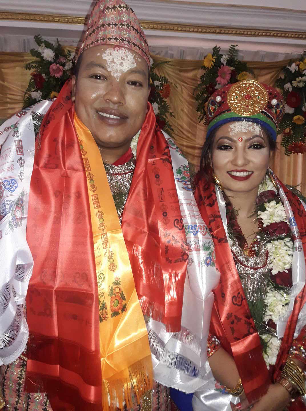 विवाह खर्च कटाएर नविना लामाले विरामीलाई गरिन, एक लाख एकाउन्न हजार एक सय एघार रुपैयाँ सहयोग