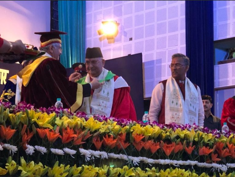 प्रधानमन्त्री ओलीलाई भारतमा मानार्थ विद्यावारिधिको उपाधि