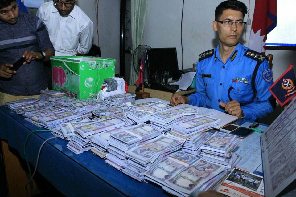 बागबजारमा भेटियाे नक्कली पैसा छाप्ने कारखाना, धादिङका प्रकाश सुवेदी सहित छ पक्राउ