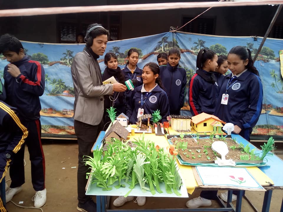 धुनिवेशी स्कुलमा फुड फेस्टिवल