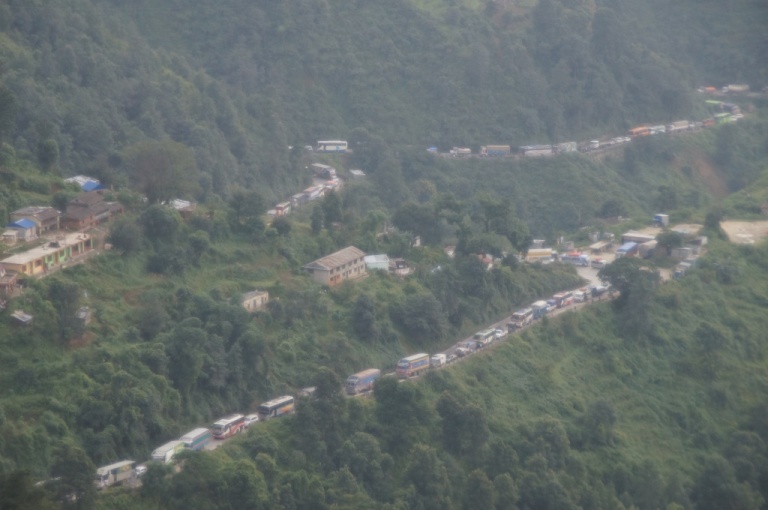 नागढुङ्गाको जाम हट्यो यात्रा सहज बन्दै, ढुक्क सँग यात्रा गर्न ट्राफिक प्रहरीको अनुरोध