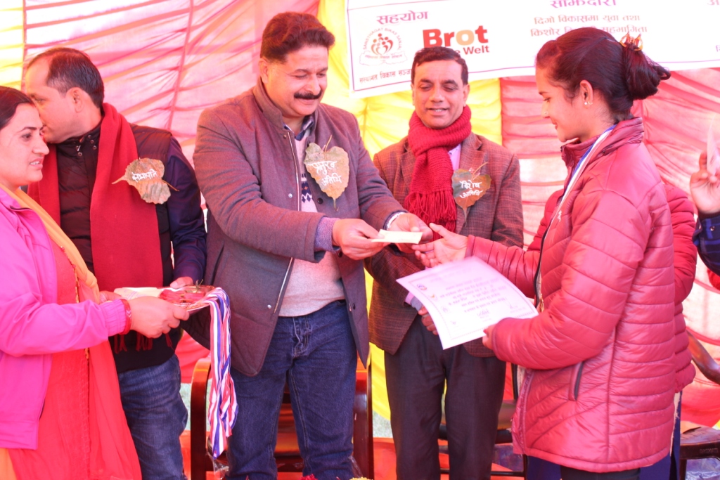 युवाहरुलाई नयाँ ज्ञान र प्रविधीसँगै देशमै रोजगारीको अवसर सिर्जना गरी परिचालन गरिने : सांसद त्रिपाठी