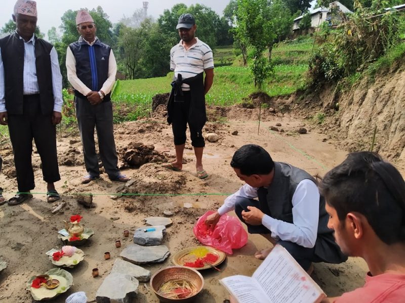 धादिङको थाक्रेमा सामुदायिक भबनकाे शिलन्यास