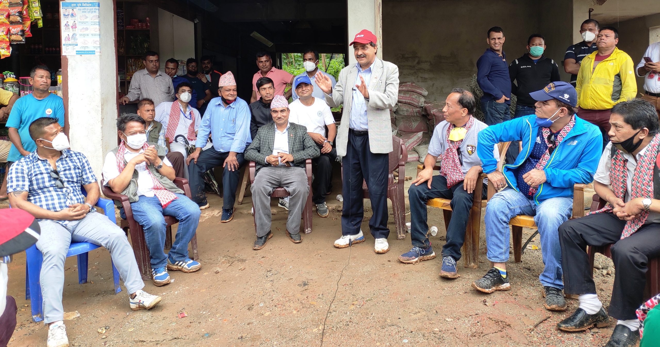 राखेपका  सदस्य सचिब रमेश शिलवालद्वारा धुनिबेशी खेल मैदानको अवलोकन