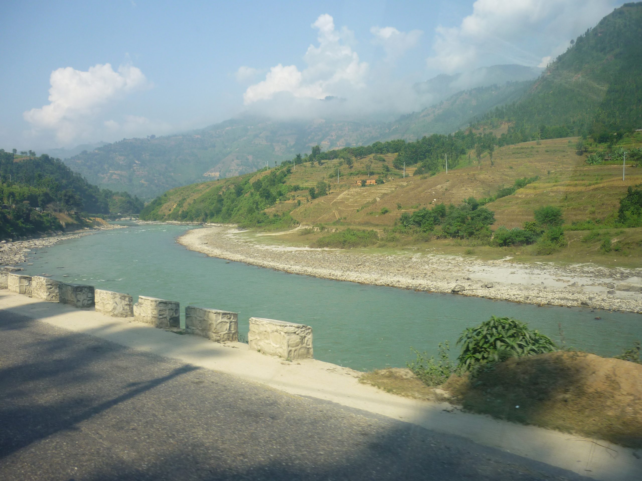 त्रिशुलीमा ट्रक खस्यो