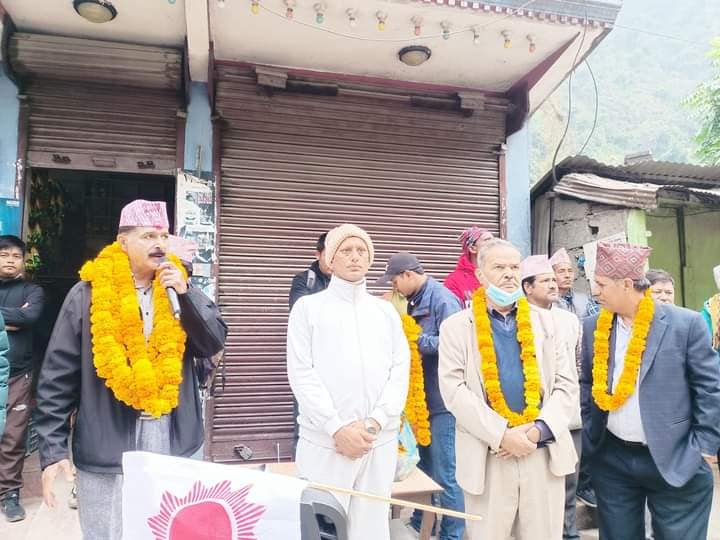 नेकपा एमाले धादिङको राजमार्ग क्षेत्रमा घरदैलो