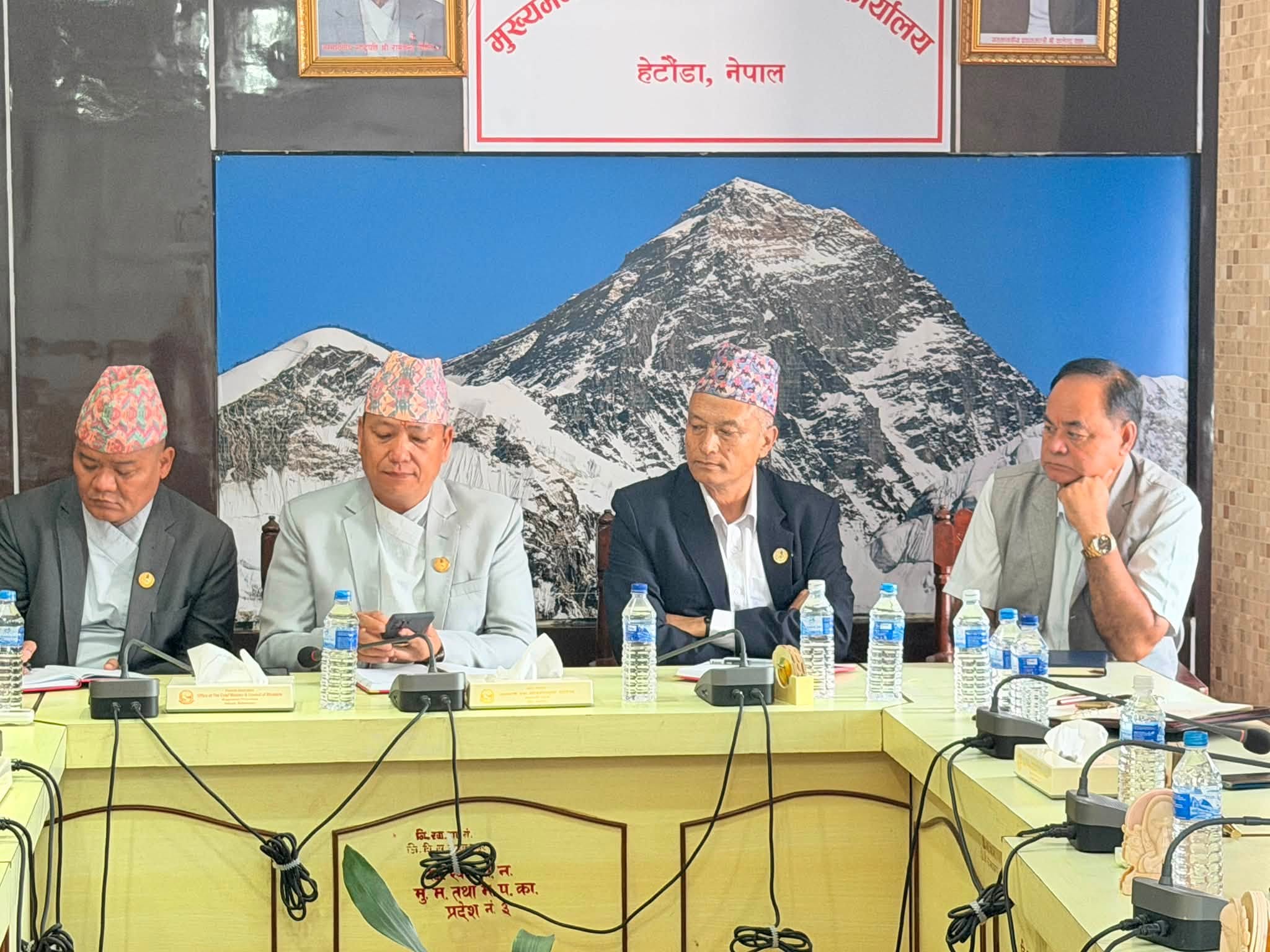 मुख्यमन्त्री कार्यालयमा आपत्कालीन बैठक सुरु, मुख्यमन्त्री थापाद्धारा सावधानी अपनाउन अनुरोध